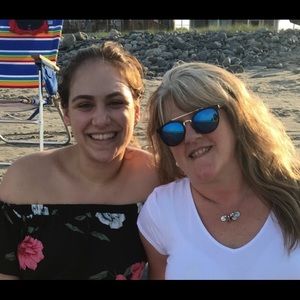 Meet your Posher, Debbie